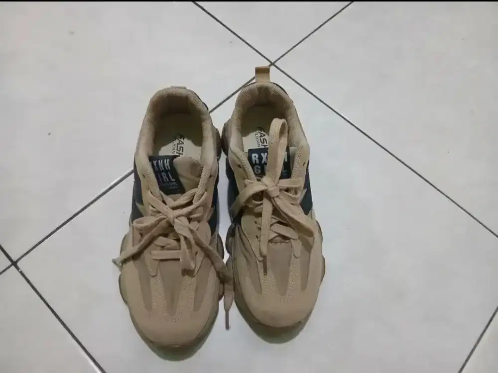 Dijual cepatt Sepatu