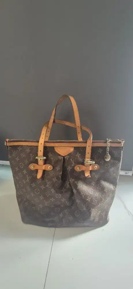 Tas cewek Louis vuitton