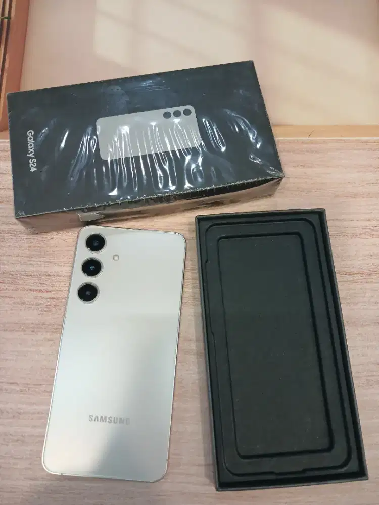 Samsung Galaxy S24 8/256GB Grey Lengkap