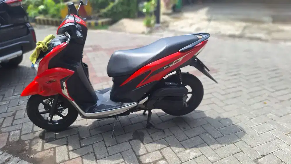 Yamaha freego red