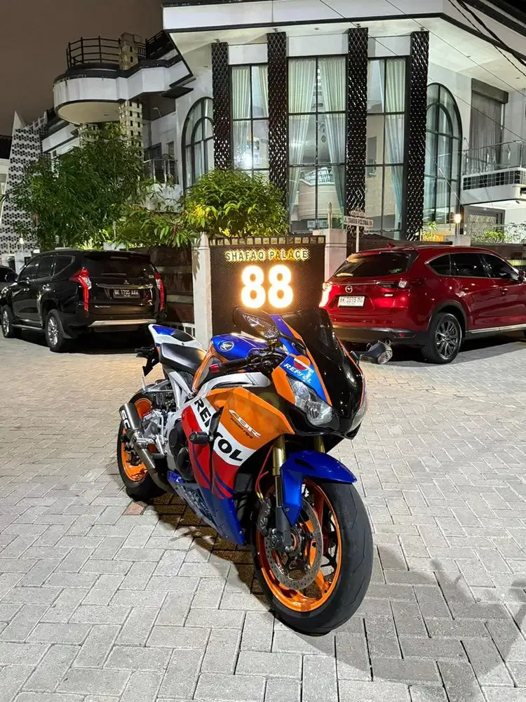 Honda CBR 1000 RR Repsol Edition 2011 Moge 2012 Z1000 CBR1000 Rabbit