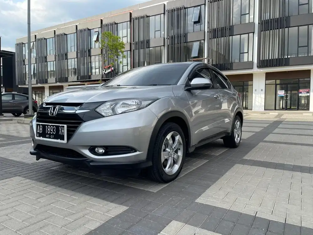 HRV E CVT 2017 SILVER KM 80rb RAWATAN FULL ORI SIAP PAKAI GRES SEKALI