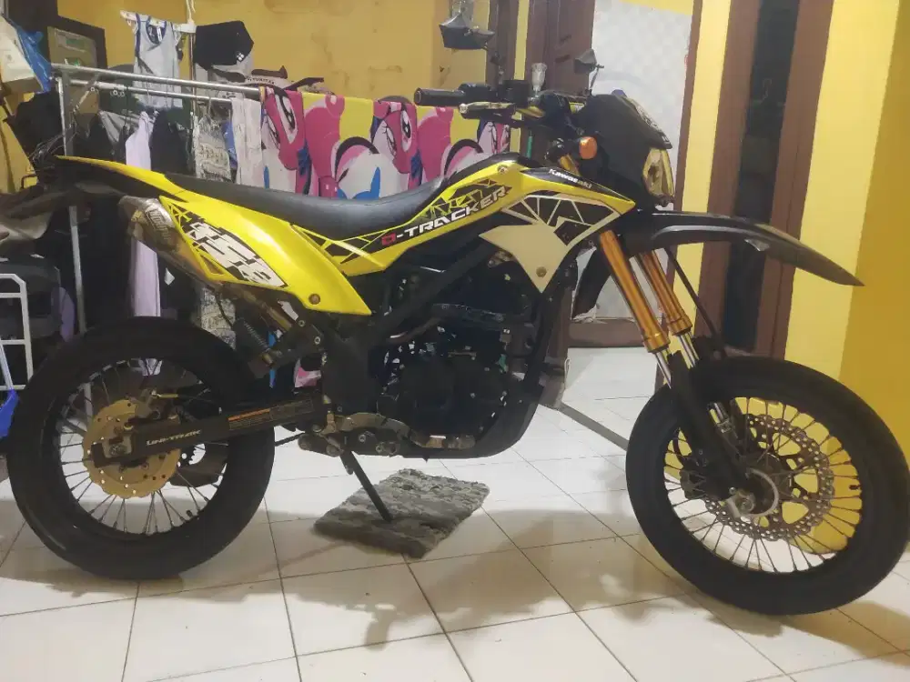 Jual TRACKER SE 2020