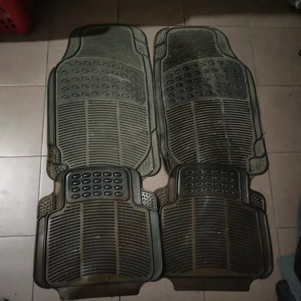 KARPET PLASTIK MOBIL