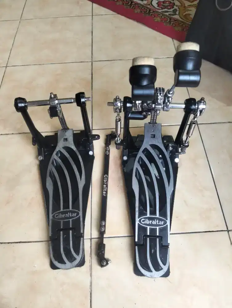 Double pedal giblatar double chain