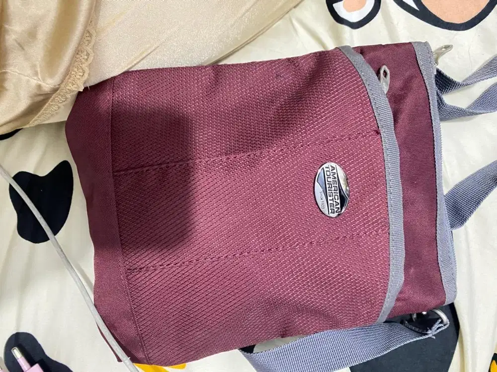 American Tourister slingbag