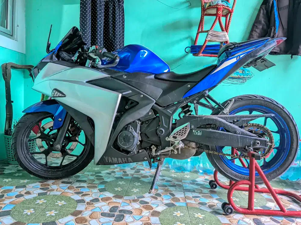 Yamaha R25 tahun 2015