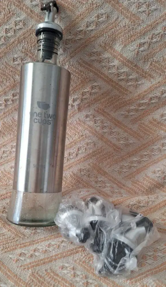 PRELOVED Botol Minyak Leakproof by One Two Cups 500ml