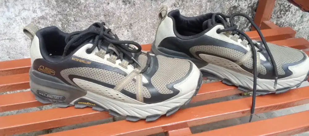 Sepatu skechers