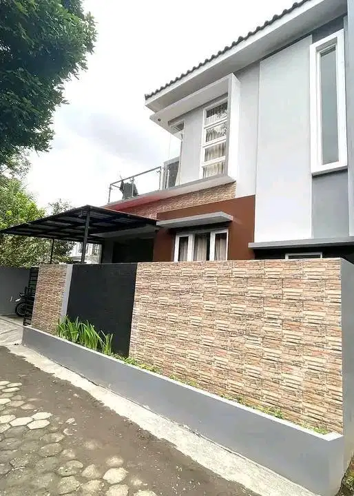 Dijual Rumah 2 Lantai Hanya 30 meter Jl Letkol Subadri Sumberadi mlati