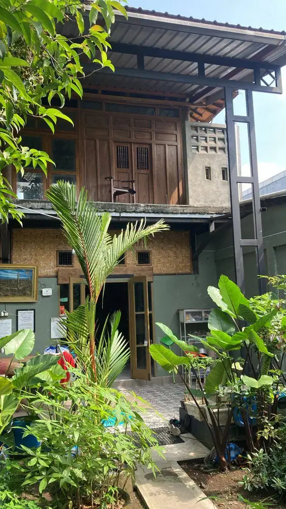 10 kampus UGM DIJUAL RUMAH + GUDANG 500 meter terminal jombor jamal