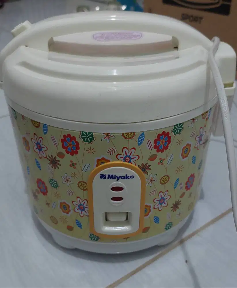 Rice Cooker Miyako 0,6L penanak nasi magicom