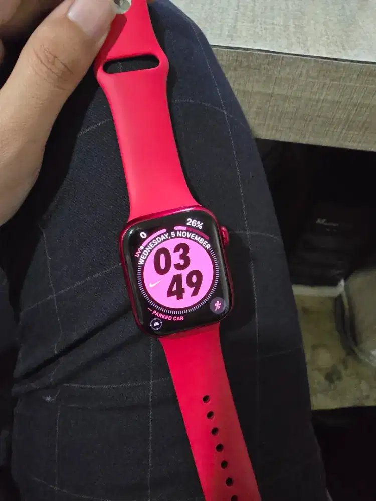 Apple watch 7 series red