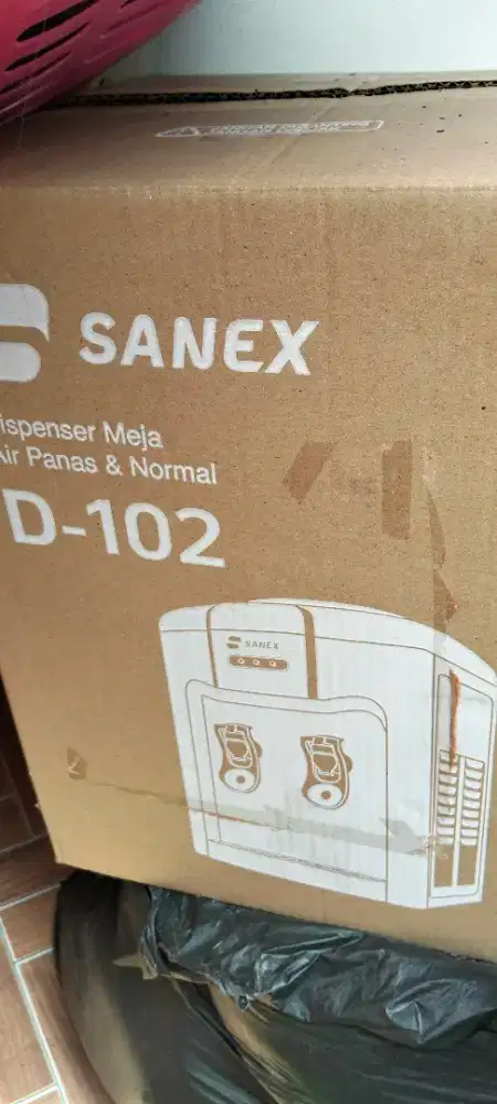 Di jual dispenser Sanex D 102