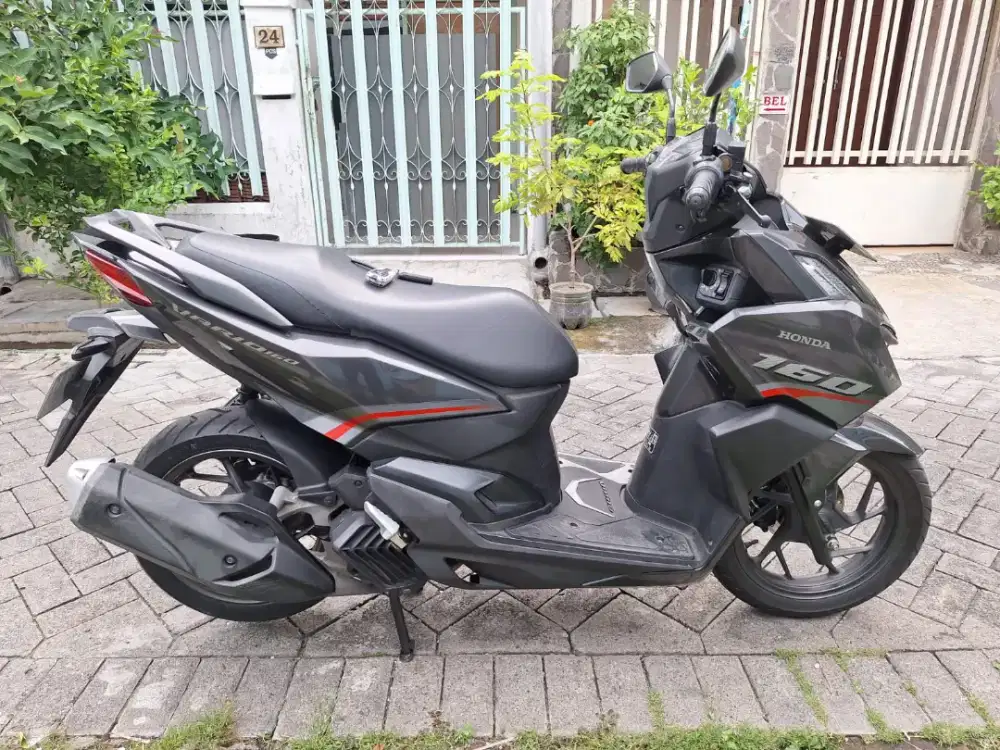Jual vario 160 2022 km 16 rb istimewa ful ori siap pakai