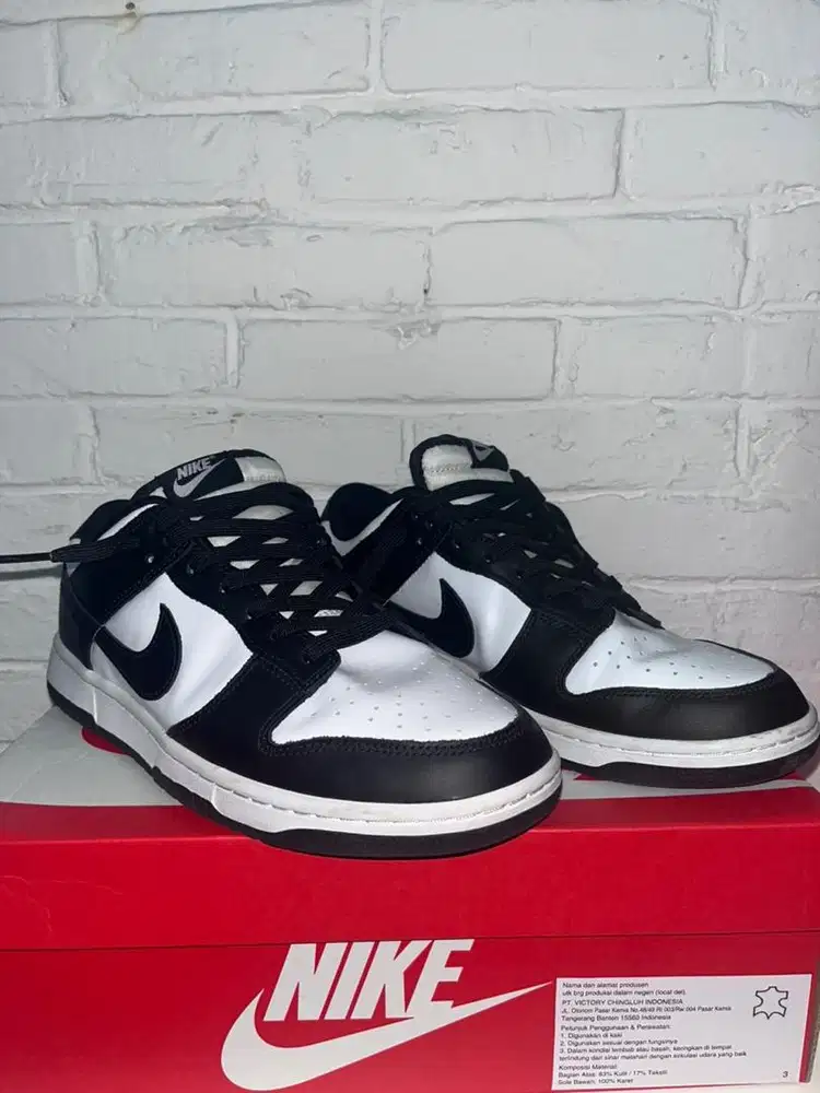 Nike dunk low retro white black