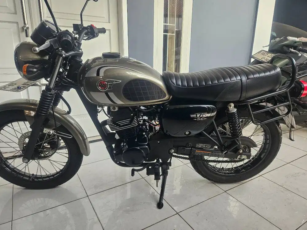 Kawasaki W175 SE 2025 Mulus Spt Baru KM 4rb Pajak Panjang Siap Touring