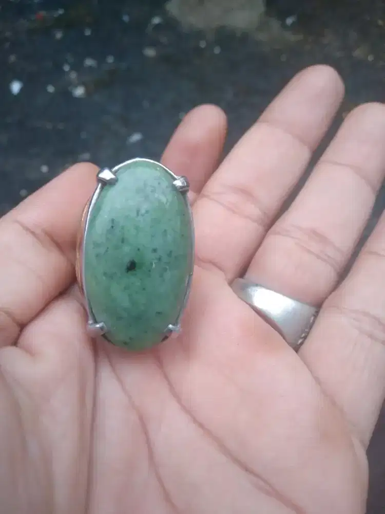 Batu giok burma natural jumbo myanmar totol hijau langka