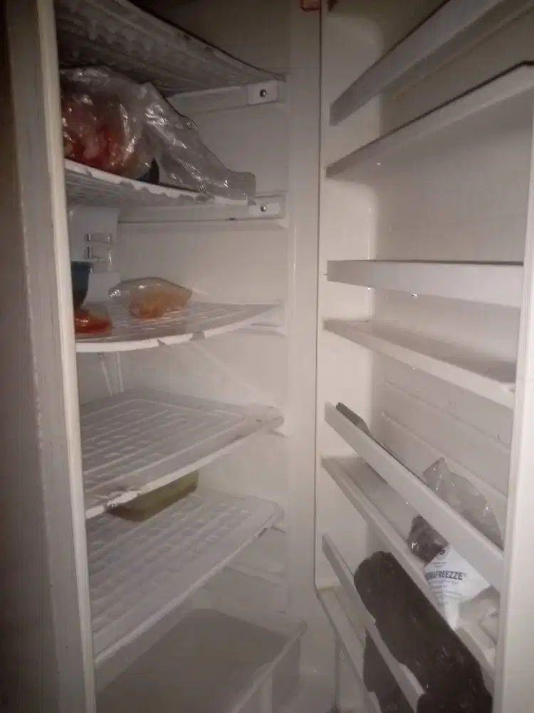 Dijual freezer 6 rak sanyo