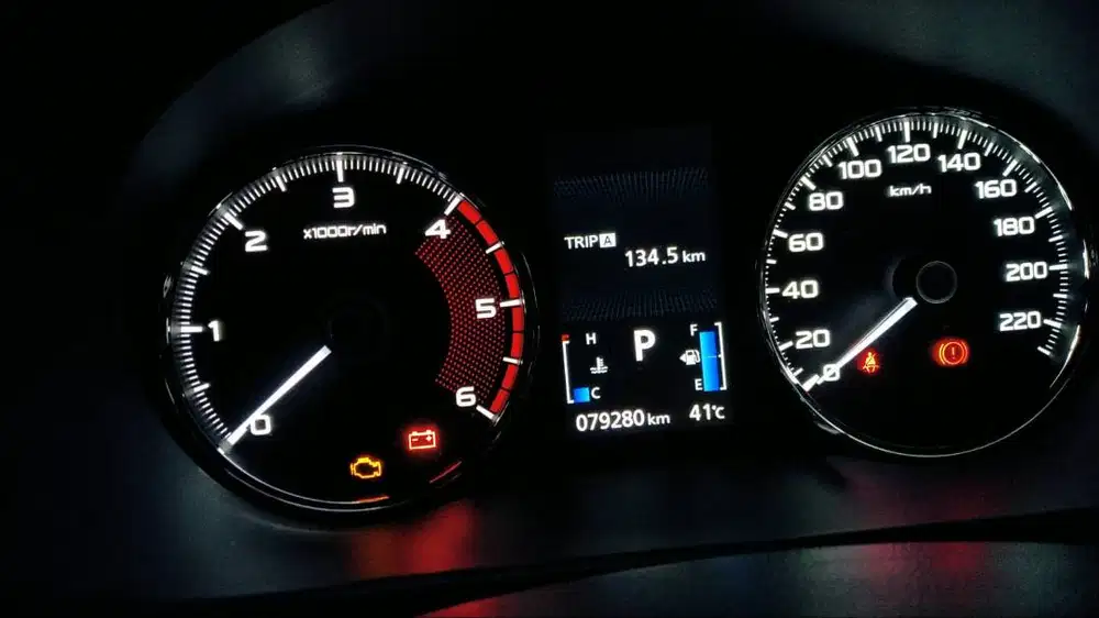 JUAL CEPAT PAJERO DAKAR 4X2 2016 PRIBADI RECORD MITHUBISHI