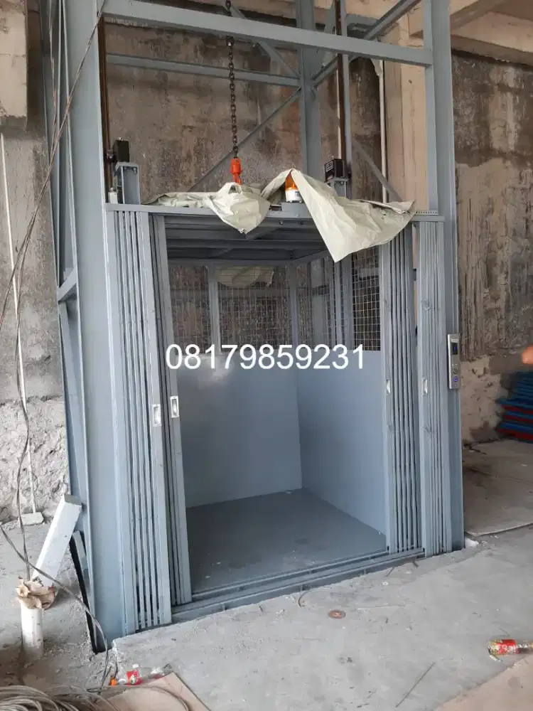 Pengadaan lift barang