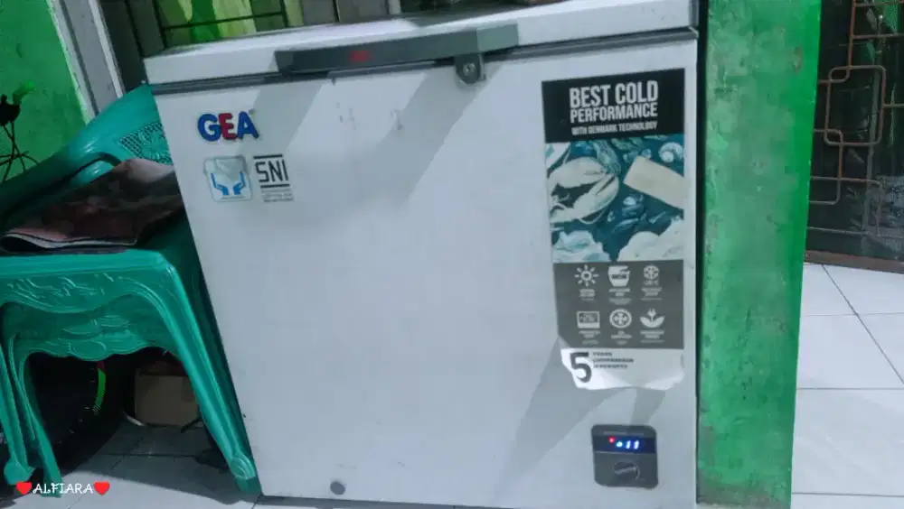 Freezer merk GEA kapasitas 210 L