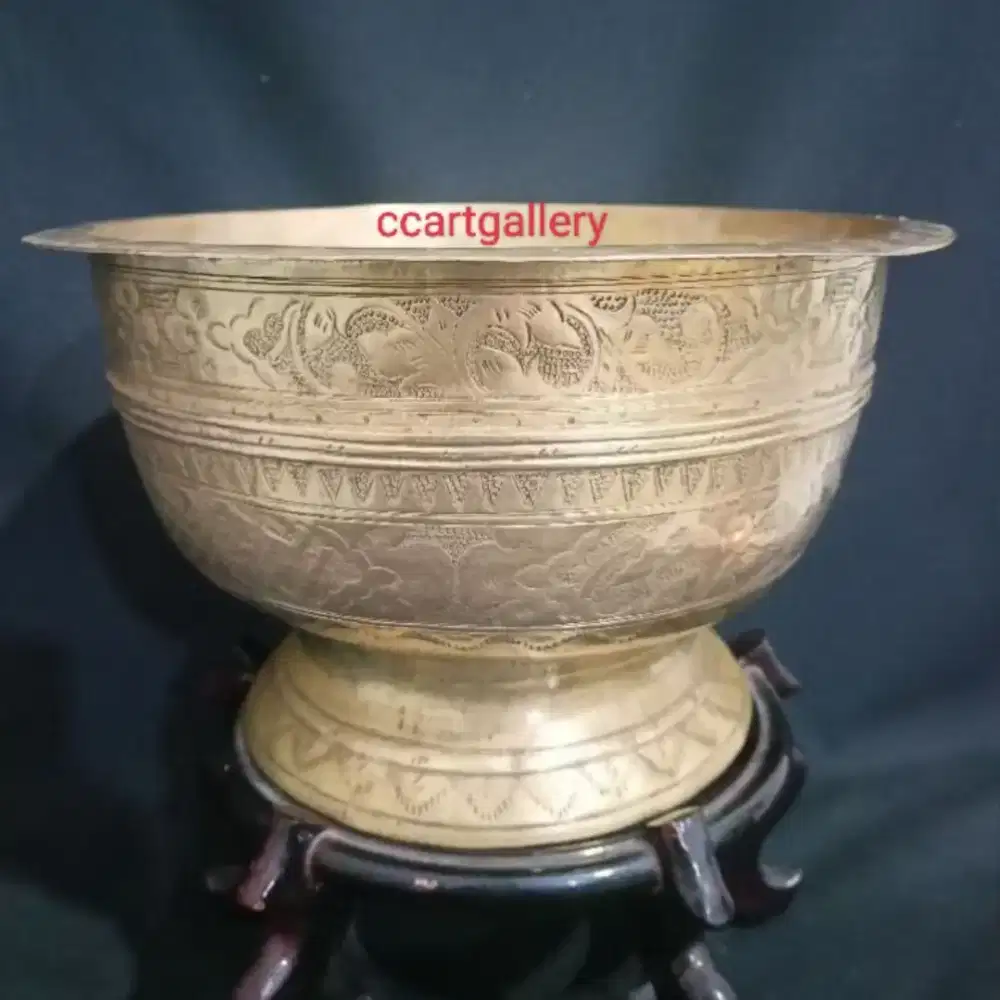 Bokor Ukir Kuningan lawas (butk26)