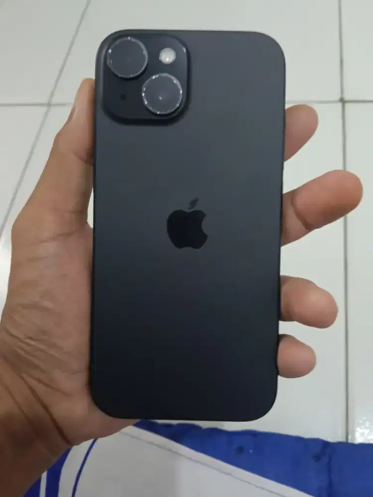 iPhone 15 garansi inter