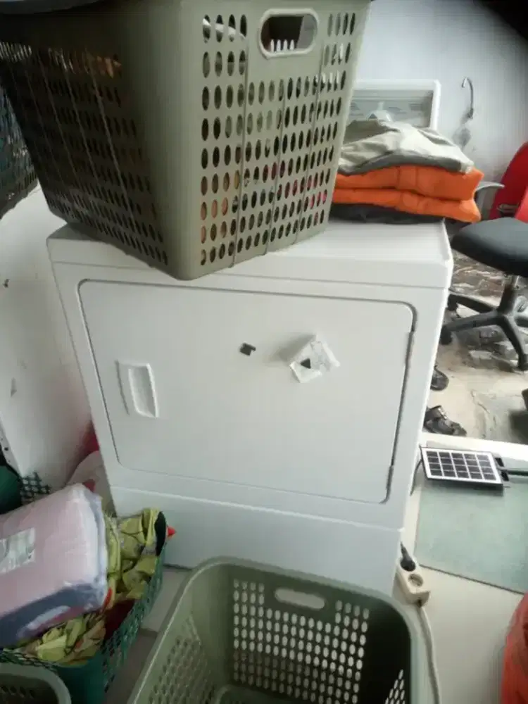 Dryer atau Mesin Pengering Pakaian merk SpeedQueen dari USA berkapasis