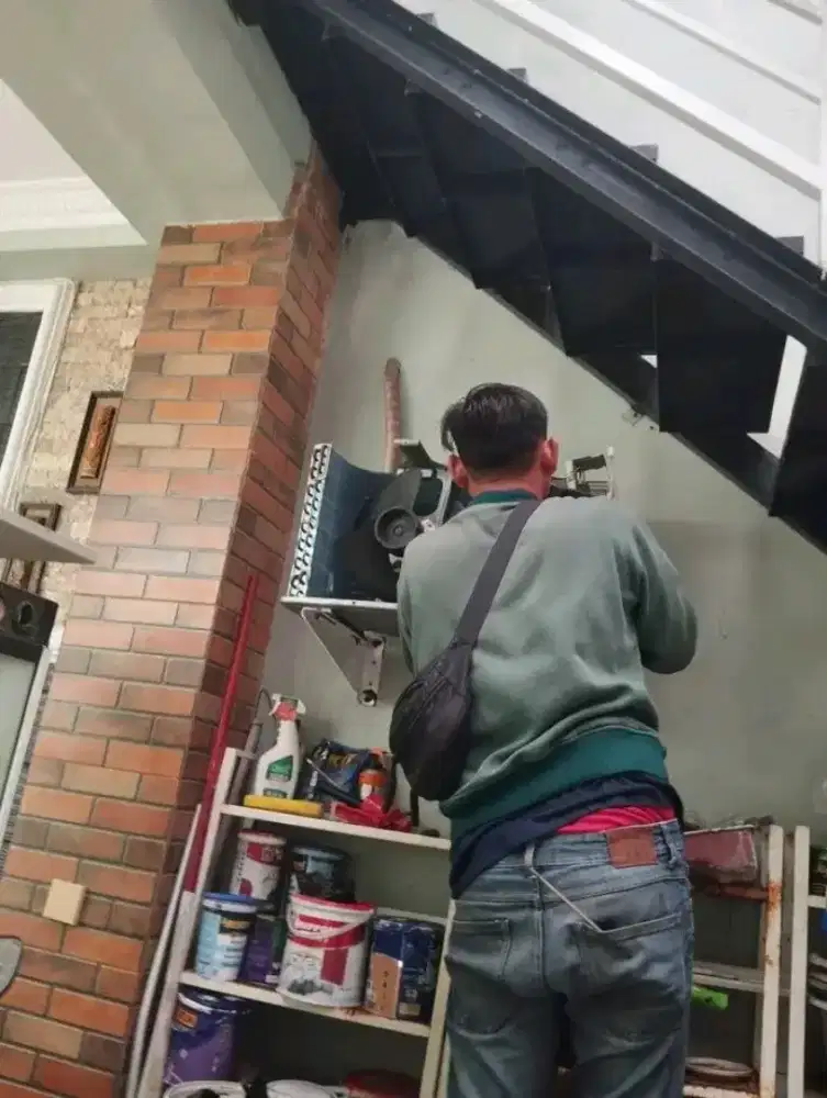 SERVICE AC/MESIN CUCI/POMPA AIR DAN LAINNYA