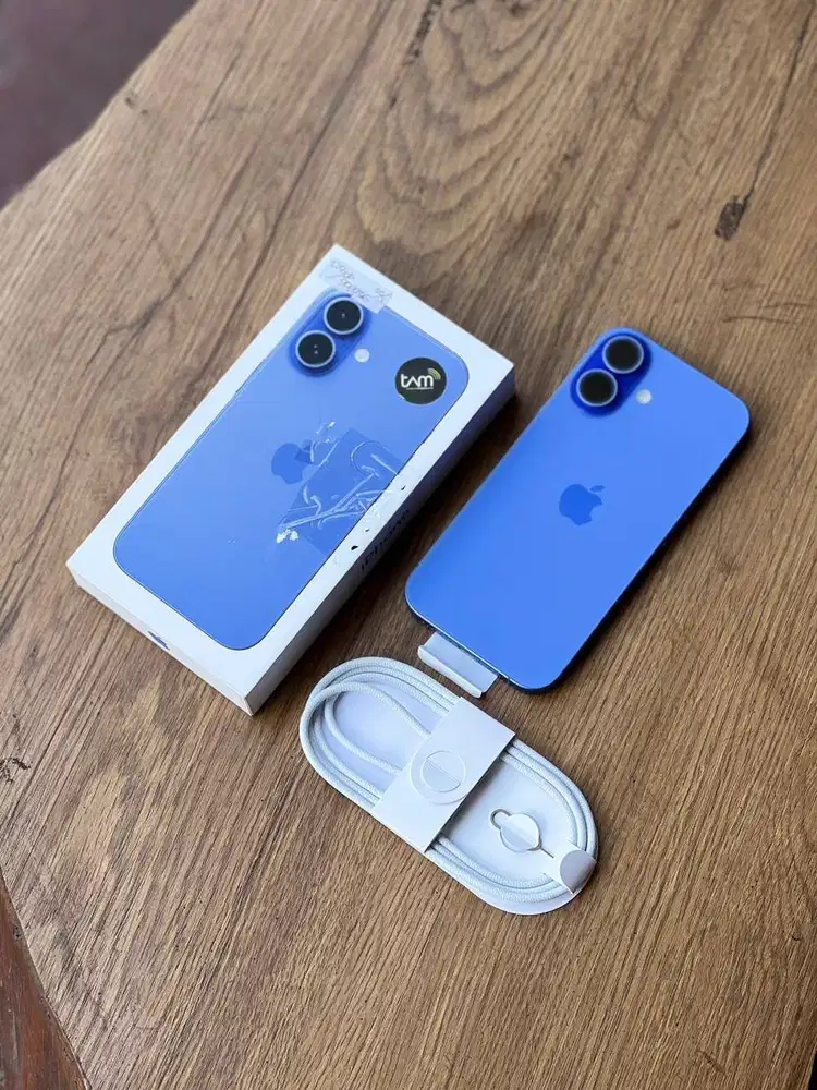 iPhone 16 128gb blue marine like new
