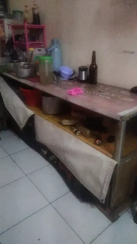 ETALASE BEKAS MAHARIN AJA