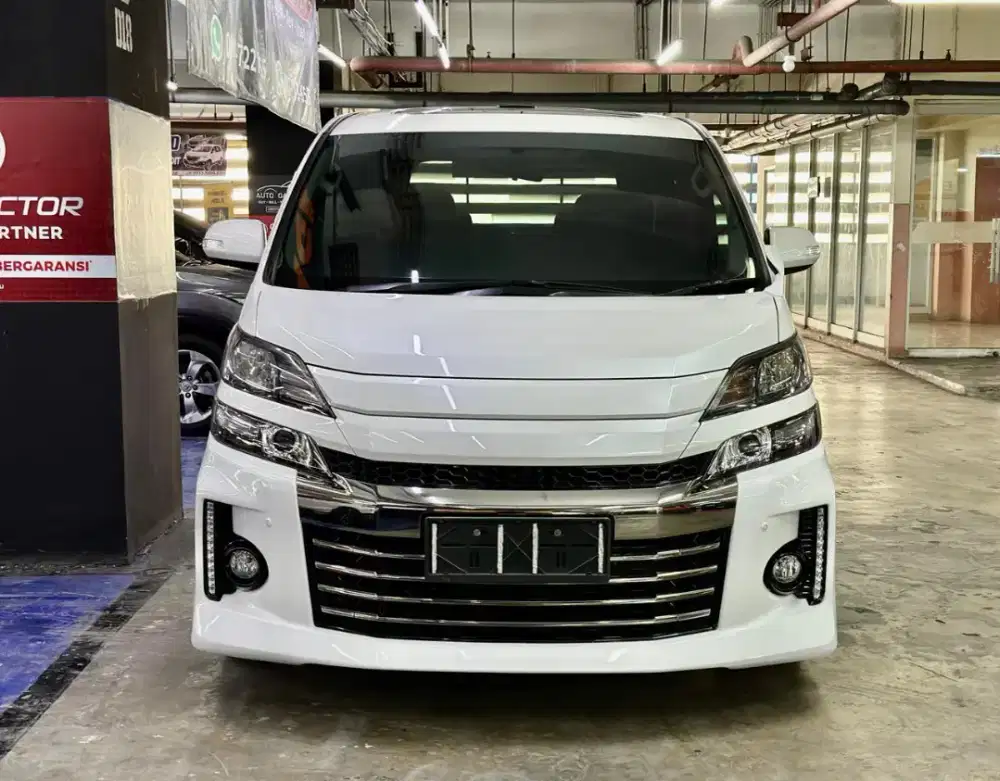 TOYOTA VELLFIRE ISTIMEWA