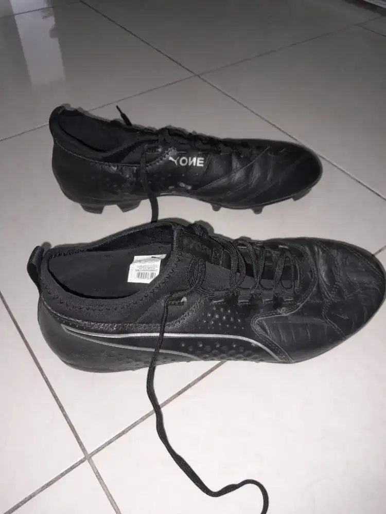 Puma one ,sepatu bola
