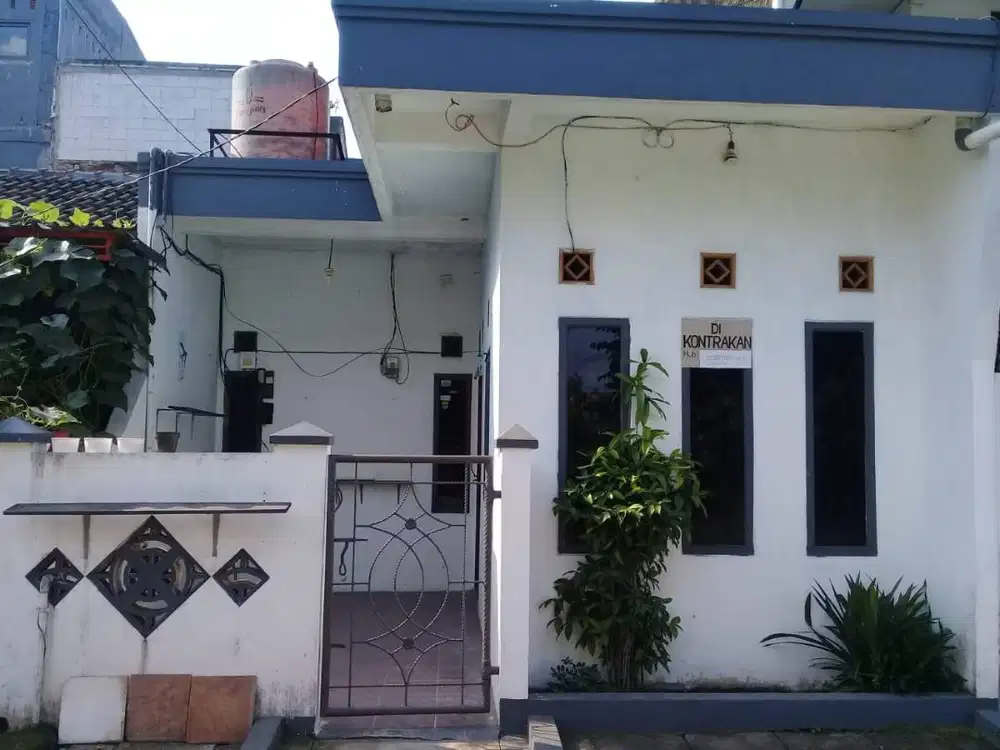 Rumah GBA Barat Jalan Masuk 2 Mobil Lokasi Strategis