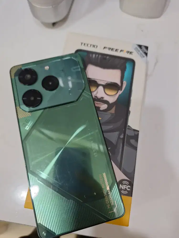 Pova 6 pro 5G 12/256 fullset