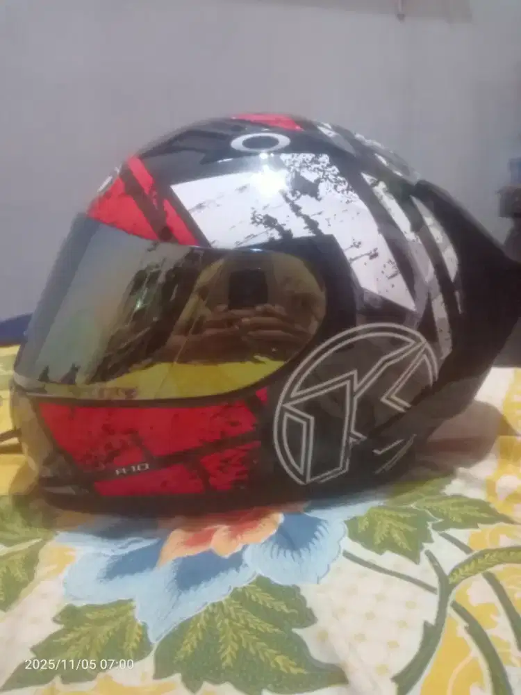 Helm Full face KYT R10