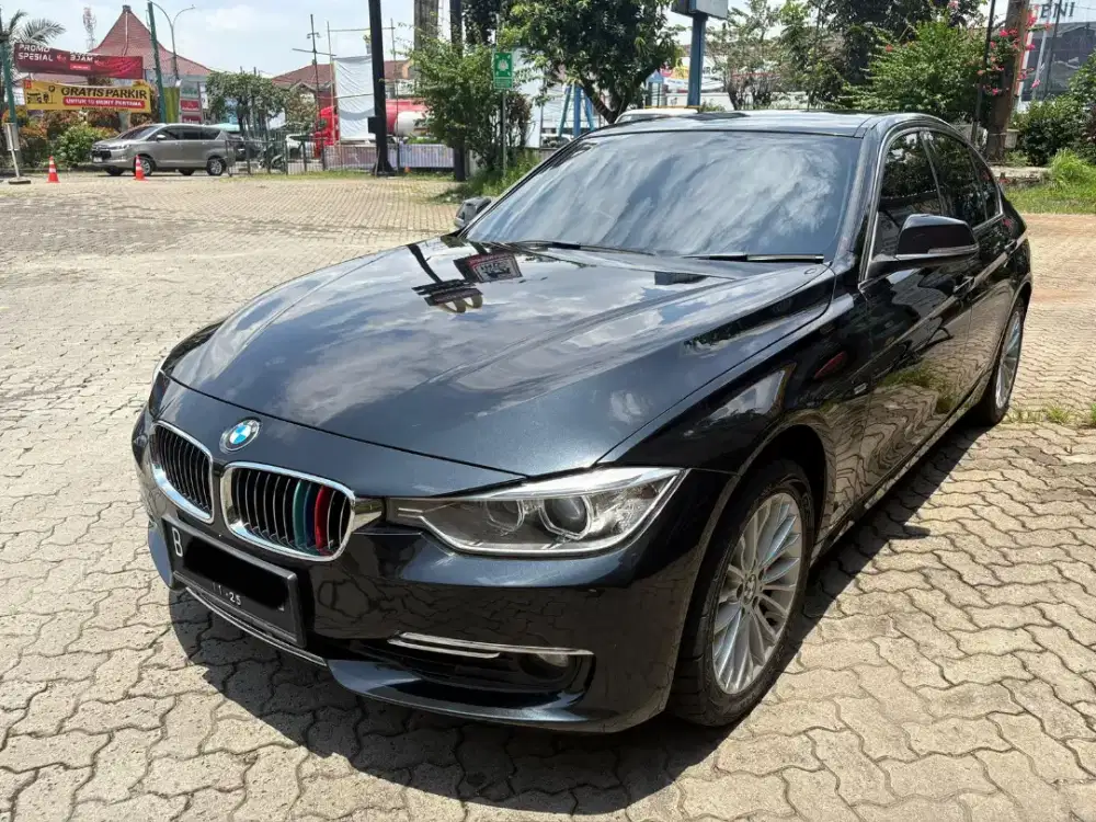 BMW 320i Luxury 2015