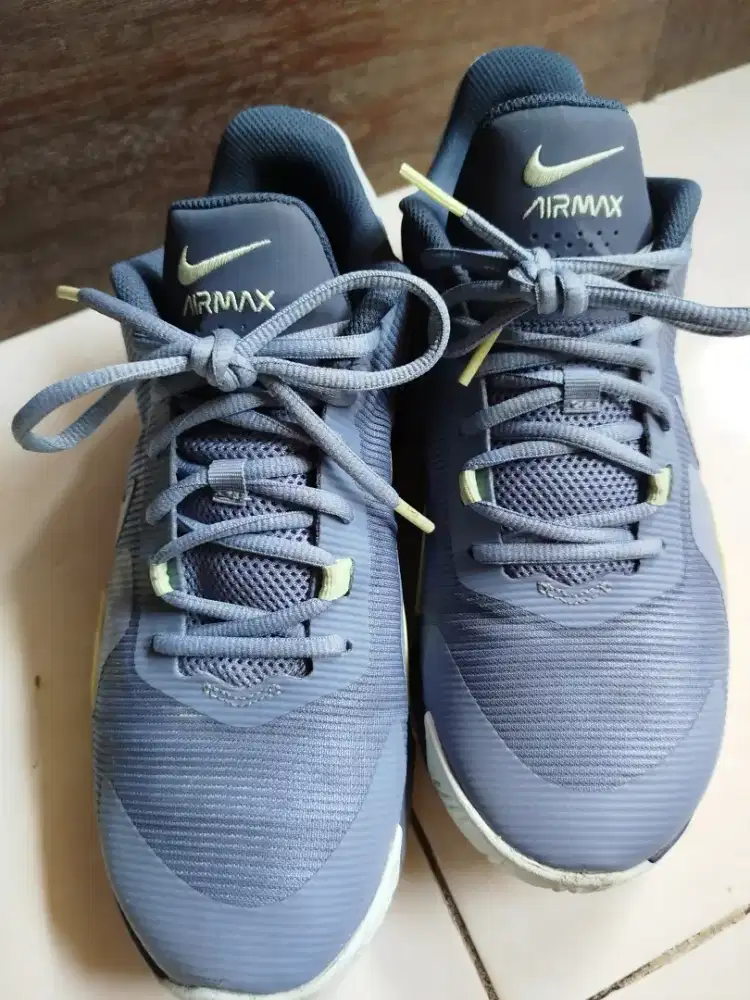 Nike Air Max uk 41 Like new + Tas Zara