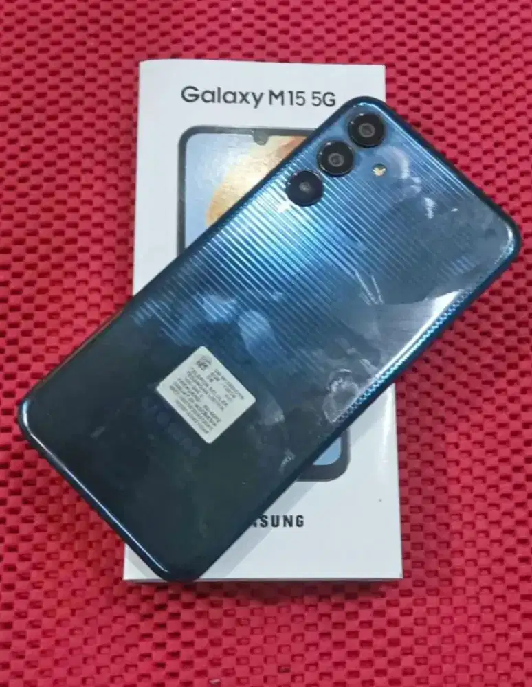 samsung M15  5G  fullset  like  new 6gb/128gb layar  amoled  cpt