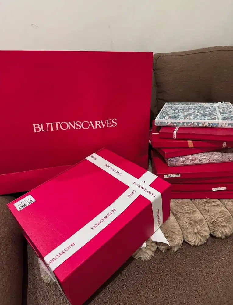 Tas Branded Ori ButtonScarves