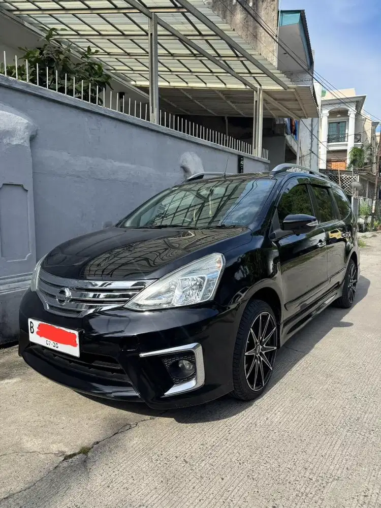 LOW KM GRAND LIVINA HWS 2014 AT