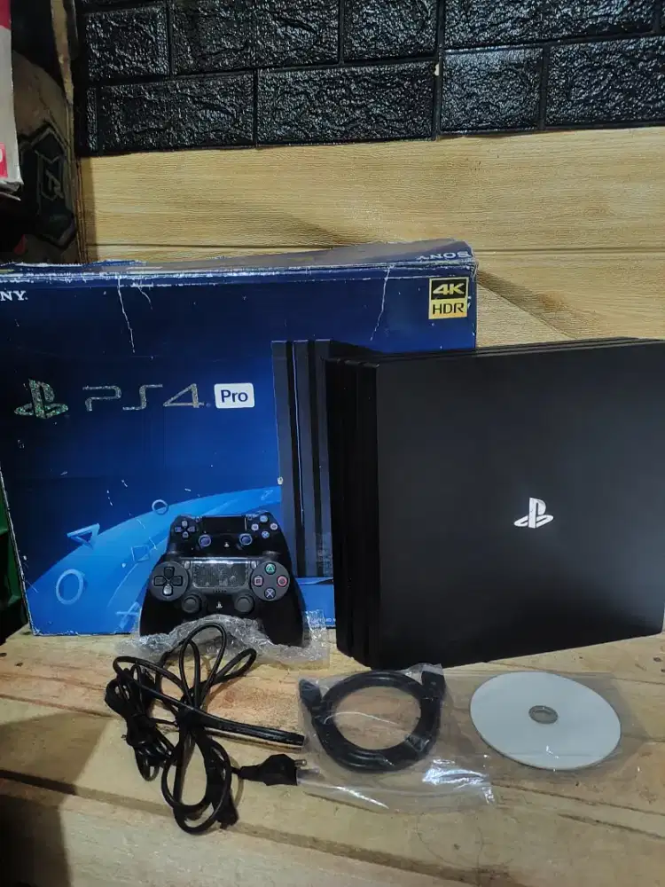 Ps4 Pro 1tb full game stik 2