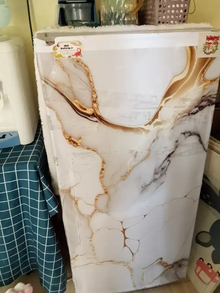 Furniture rumah tangga