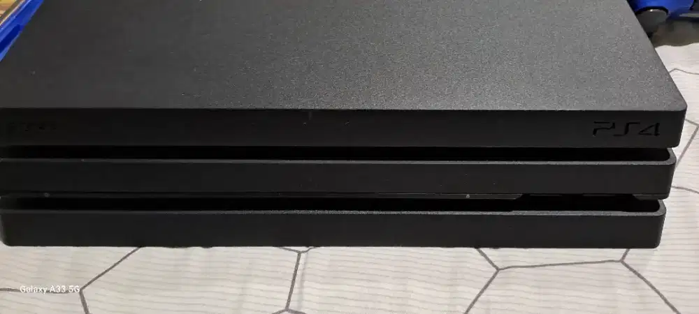 Play Station 4 Pro 1 TB