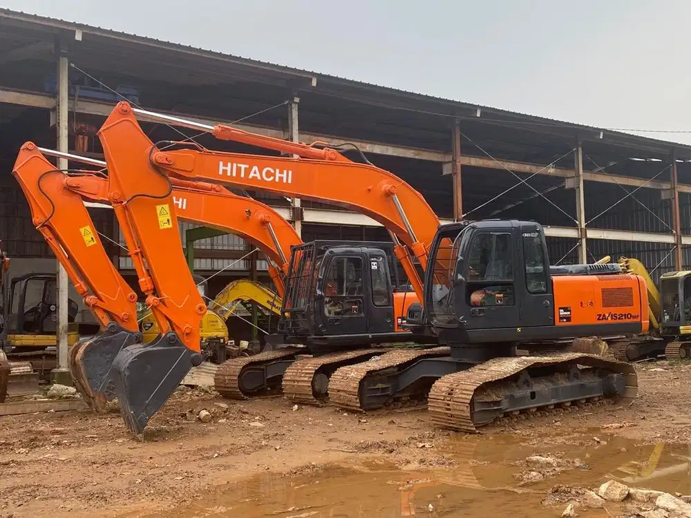 Excavator Hitachi Zaxis MF210 dijual