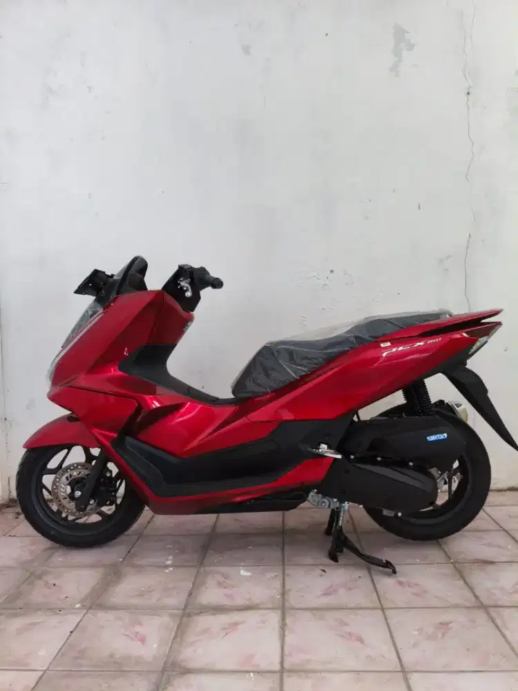 HONDA PCX 160 CBS MERAH