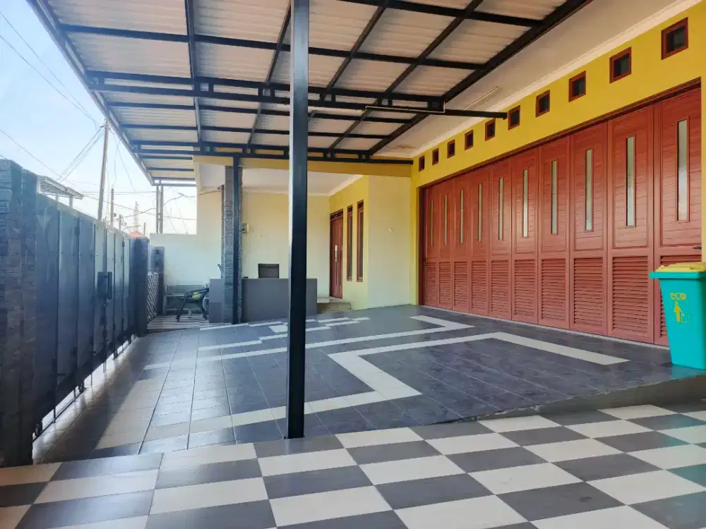 RUMAH LUAS DEKAT MASJID