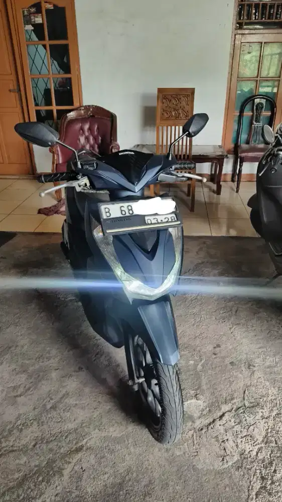 Beat Deluxe Warna Biru Dongker Tahun 2023 Like New