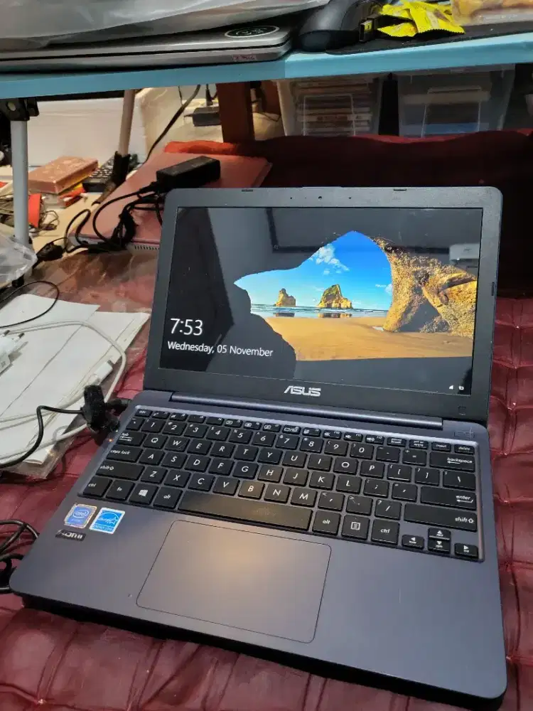 Laptop Asus Vivobook E203NAH Windows 10 Original
